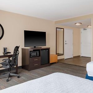 Queen Room Two Queen Beds